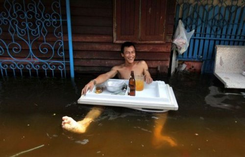 Жизнерадостные люди, которым плевать на непогоду (30 фото) Жизнерадостные люди, которым плевать на непогоду (30 фото)