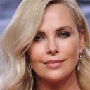 Шарлиз Терон рассказала, как её мать убила отца