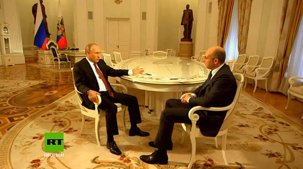 Короткий эпизод из интервью Путина, вызвавший настоящий шквал пророссийских настроений в Германии... Короткий эпизод из интервью Путина, вызвавший настоящий шквал пророссийских настроений в Германии...