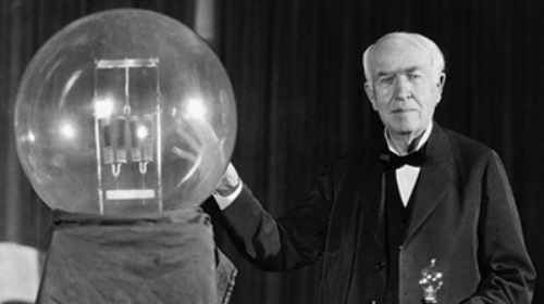 Картинки по запросу Эдисон изобрел электрическую лампочку
