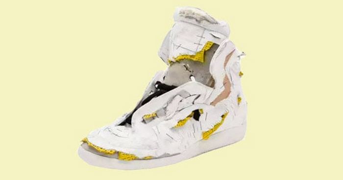 Рваные кроссовки Margiela. Рваные кроссовки Margiela.
