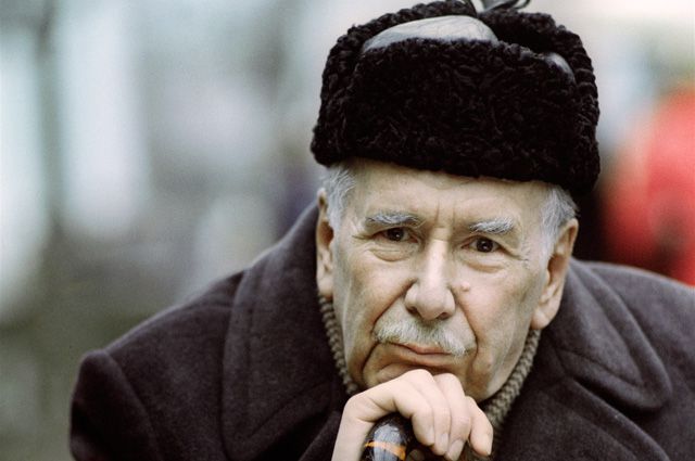 Актёр театра и кино Ростислав Плятт. 1983 год.