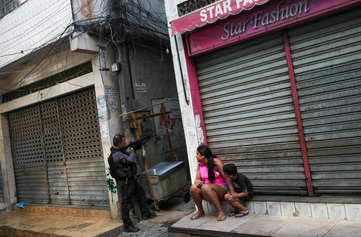 Реальная работа: полицейский рейд в Рио-де-Жанейро
