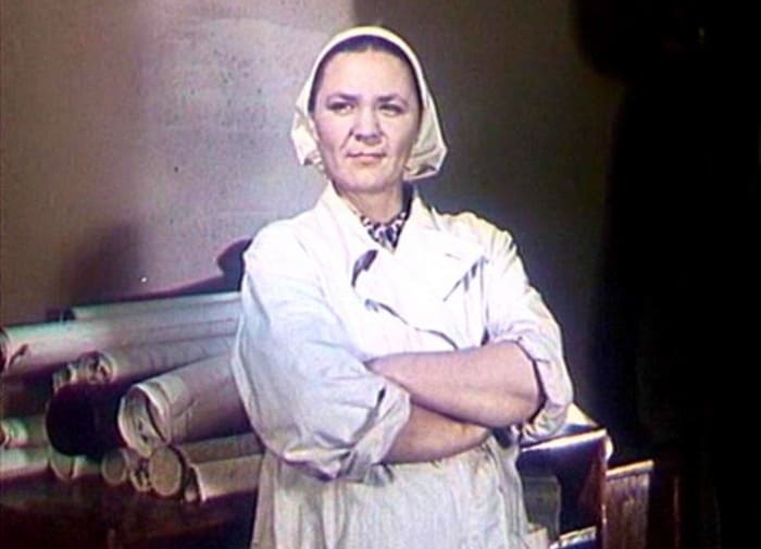 Валентина Телегина в фильме *Поезд идет на восток*, 1947 | Фото: kino-teatr.ru «ЛИЦО ВСЕХ МАТЕРЕЙ ВОЙНЫ»: ПОЧЕМУ ВАЛЕНТИНА ТЕЛЕГИНА НЕ ИГРАЛА БОЛЬШИХ РОЛЕЙ В КИНО
