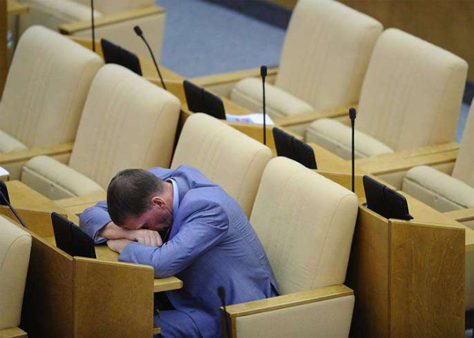 Золотой мандат. Предлагаю депутату зарплату, среднюю по региону, от которого он избирался Золотой мандат. Предлагаю депутату зарплату, среднюю по региону, от которого он избирался