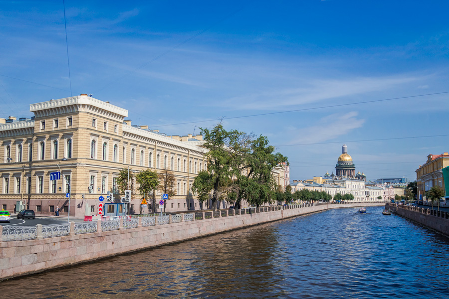 Городские легенды двух питерских храмов Городские легенды двух питерских храмов