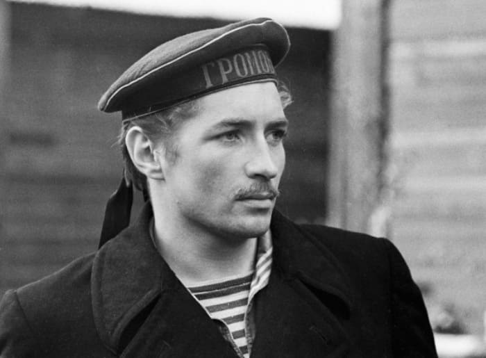 Кадр из фильма *Кремлевские куранты*, 1970 | Фото: kino-teatr.ru Кадр из фильма *Кремлевские куранты*, 1970 | Фото: kino-teatr.ru