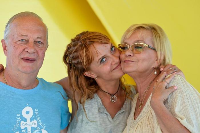 Ирина Шевчук с мужем и дочерью. / Фото: www.kubnews.ru Ирина Шевчук с мужем и дочерью. / Фото: www.kubnews.ru
