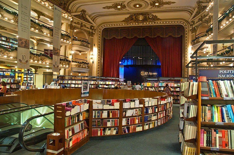 Один из самых красивых книжных магазинов в Латинской Америке