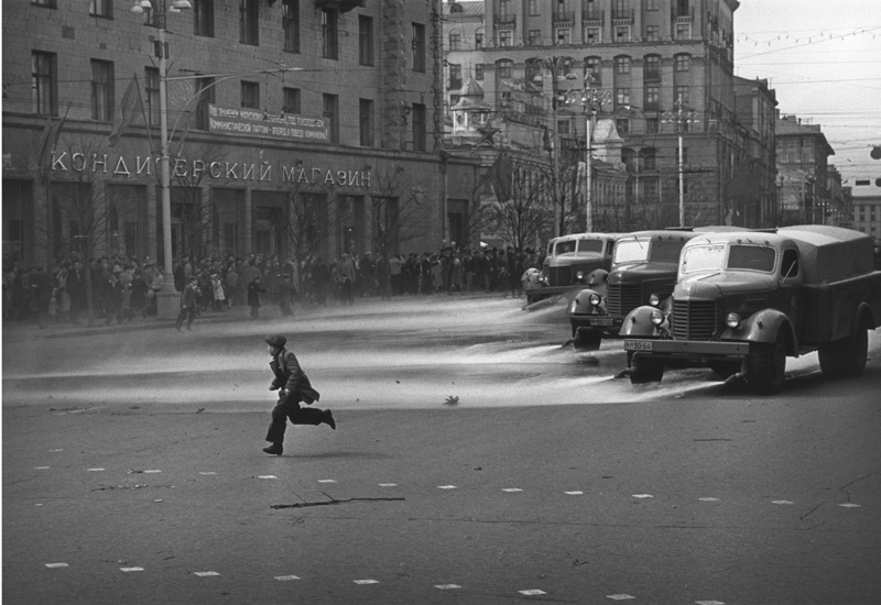 64 ГЕНИАЛЬНЫХ ФОТОГРАФИИ СОВЕТСКОЙ ЭПОХИ «Штрихи детства». 1957 год. Фото: Леонид Лазарев
