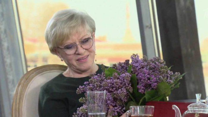 Ей уже 82 года, но ее по-прежнему многие любят! Ей уже 82 года, но ее по-прежнему многие любят!