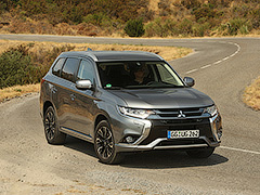Mitsubishi в честь своего 100-летия сделает подзаряжаемый вариант Model A
