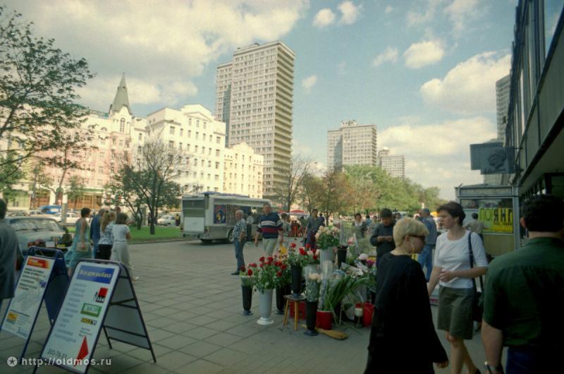 Москва 90–х Какой была Москва в 90-е годы