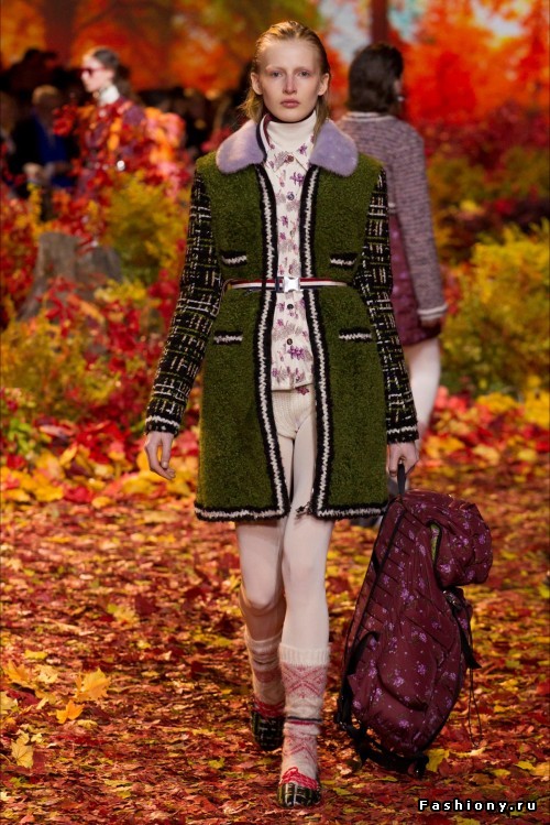 Moncler Gamme Rouge осень-зима 2017-2018 -- очень уютно, комфортно и даже шикарно Moncler Gamme Rouge осень-зима 2017-2018 -- очень уютно, комфортно и даже шикарно