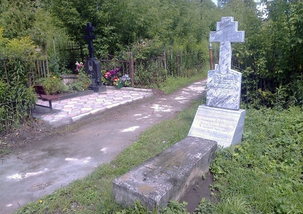 Могила Алексея Сурнина в Туле. Могила Алексея Сурнина в Туле.