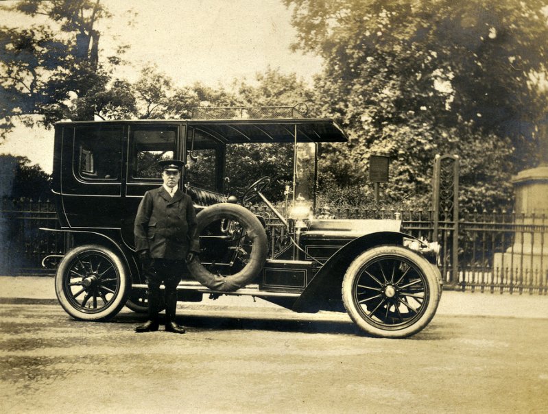 Wolseley-Siddeley лимузин и шофер, Лондон, 1906-1907 Wolseley-Siddeley лимузин и шофер, Лондон, 1906-1907 винтажные фото, история, олдтаймер, ретро, ретро авто, ретро фото, старина, фото