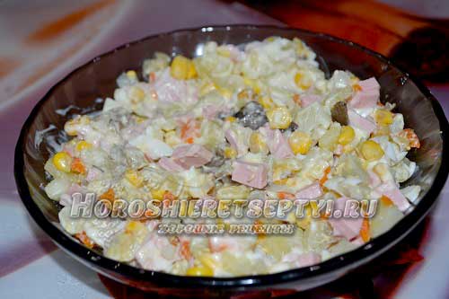 Салат с грибами и кукурузой
