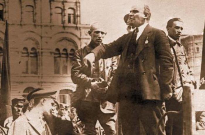 Ленин во время выступления на митинге | Фото: nnm.me Ленин во время выступления на митинге | Фото: nnm.me