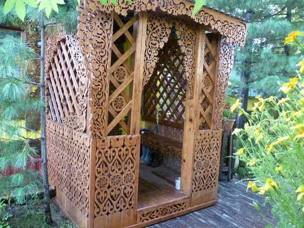 Резные поделки для участка 11
