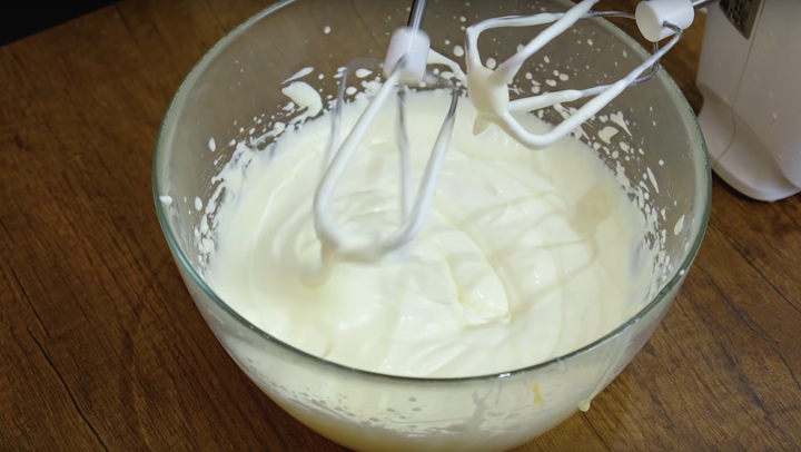 Невероятно вкусный торт из трех ингредиентов. Будет вкуснее Наполеона Невероятно вкусный торт из трех ингредиентов. Будет вкуснее Наполеона