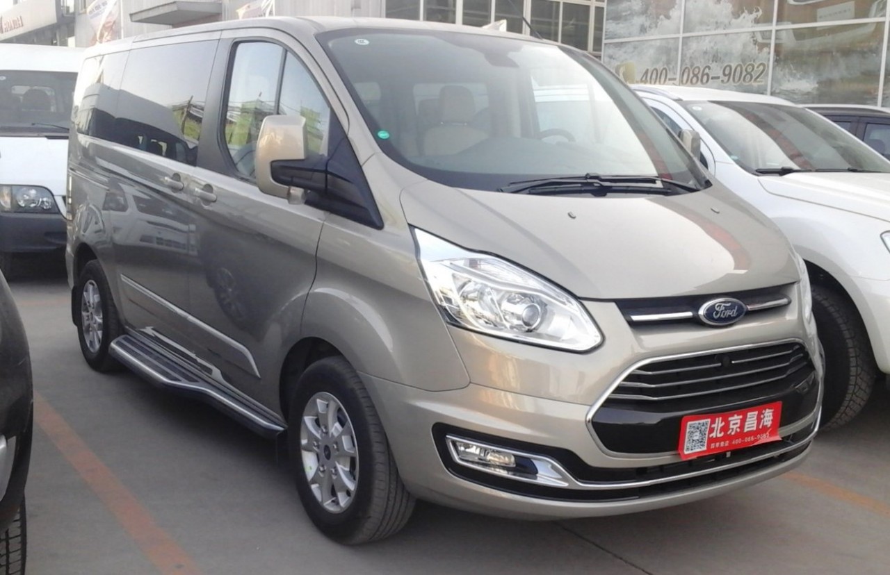 В Петербурге начались продажи Ford Tourneo Custom 