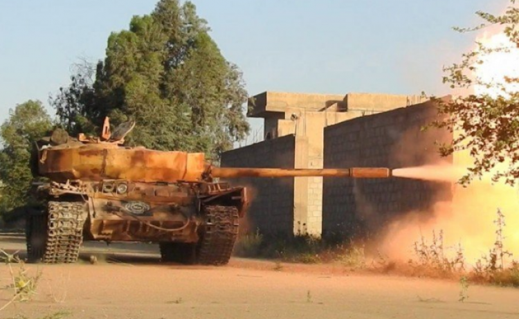 «Распыление сил»: зачем ИГ формируют танковый кулак у Дейр-эз-Зора