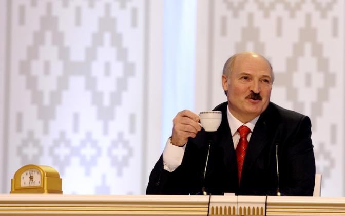Батька позвал Европу на драники и бульбу Батька позвал Европу на драники и бульбу