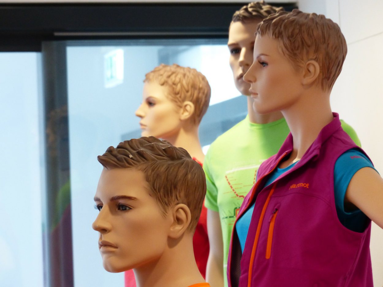 Устроился парень на работу и в первую же ночь слышит таинственный голос…