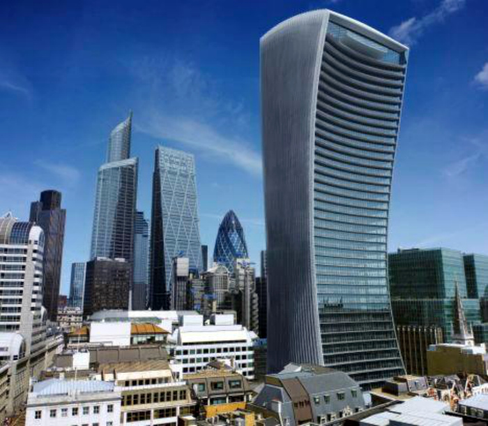 Небоскреб Walkie Talkie в Лондоне. Небоскреб Walkie Talkie в Лондоне.