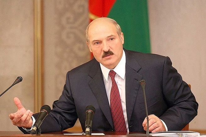 Лукашенко готовит Белоруссию к защите независимости Лукашенко готовит Белоруссию к защите независимости