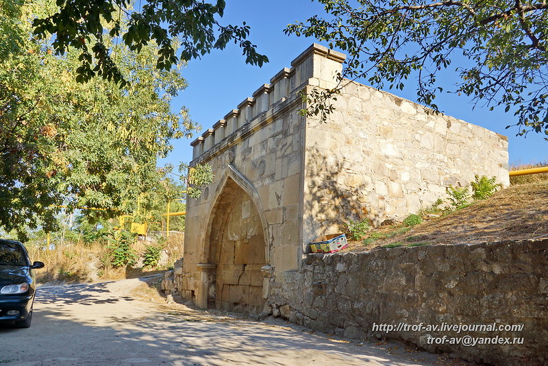 Армянский фонтан, 1586 г., Феодосия