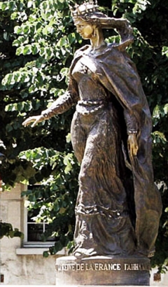 Ганна Киiвська. Памятник, подаренный Украиной Франции