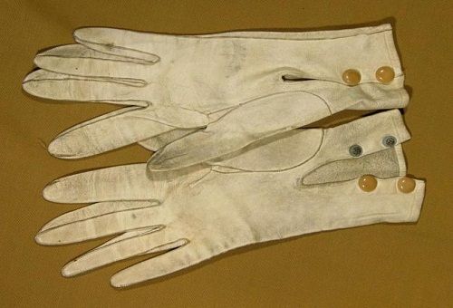 белые перчатки из замша