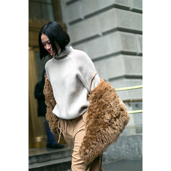 fur street style 7 Как носить шубу и не выглядеть теткой?