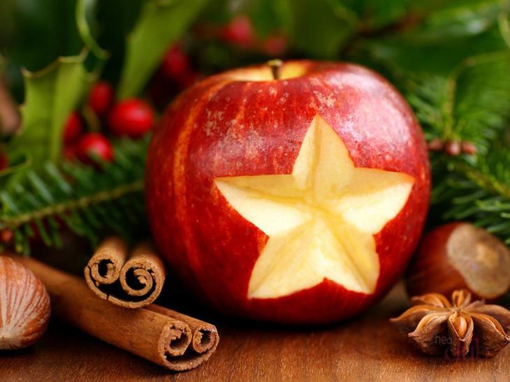 Запеченное яблоко с корицей - вкусный десерт, который поможет в борьбе с жировыми отложениями