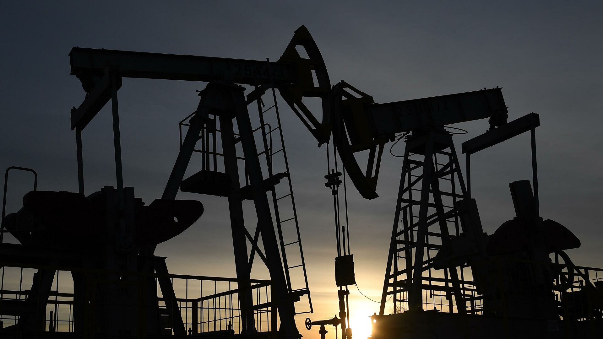 Добыча нефти Добыча нефти - РИА Новости, 1920, 18.01.2022