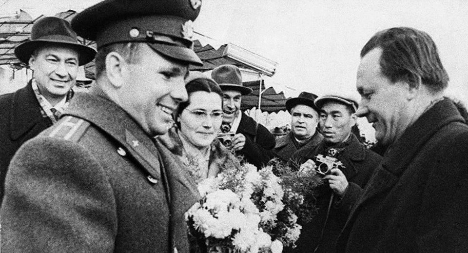 Гагарин в Ташкенте Гагарин в Ташкенте