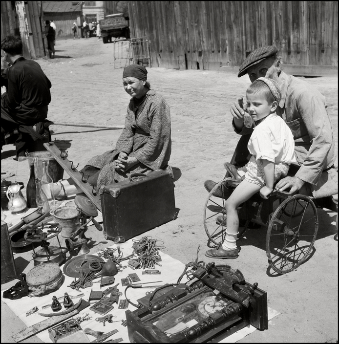 Оккупированный Киев в объективе классика ч/б фотографии Герберта Листа Оккупированный Киев в объективе классика ч/б фотографии Герберта Листа
