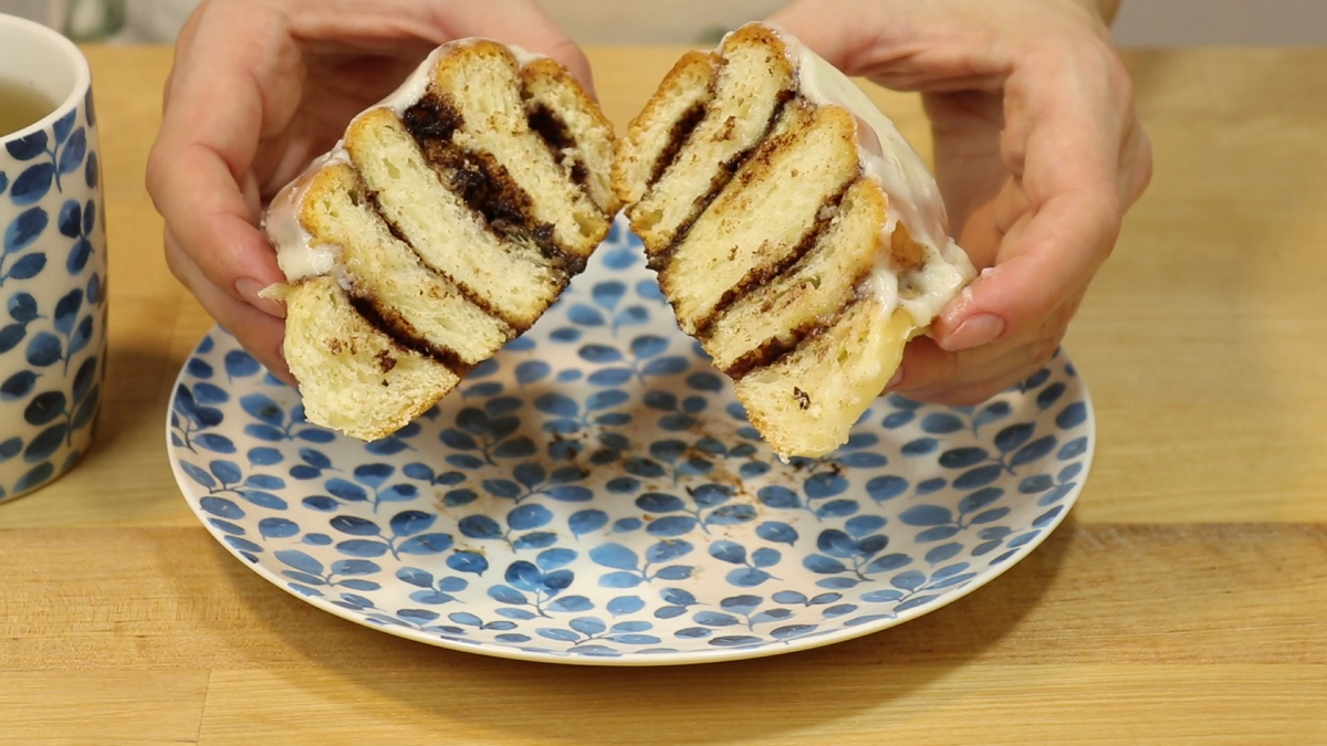 Синнабон - знаменитые булочки с корицей и кремом. Настолько вкусные, что остановится на одной просто невозможно