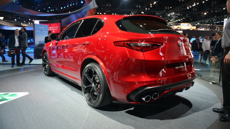Кроссовер Alfa Romeo признан лучшим в Лос-Анджелесе Кроссовер Alfa Romeo признан лучшим в Лос-Анджелесе alfa romeo, stelvio, кроссовер