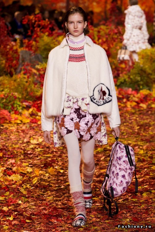 Moncler Gamme Rouge осень-зима 2017-2018 -- очень уютно, комфортно и даже шикарно Moncler Gamme Rouge осень-зима 2017-2018 -- очень уютно, комфортно и даже шикарно