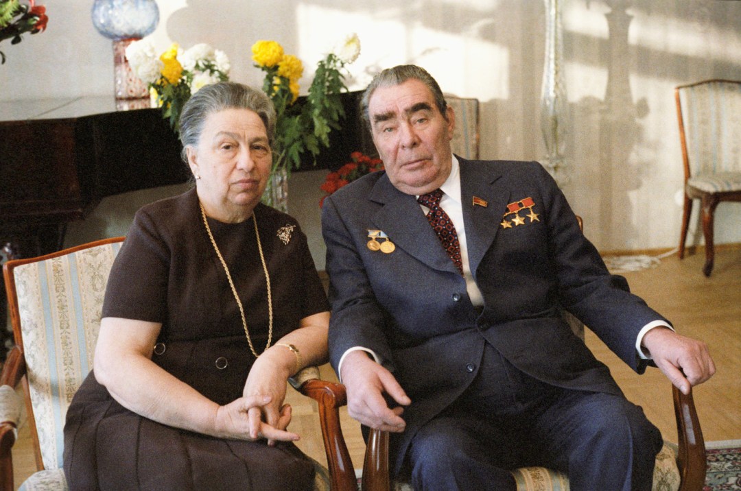 Moscow. USSR. General Secretary of the Central Committee of the Communist Party of the Soviet Union Leonid Ilyich Brezhnev with wife Viktoria Petrovna. (Photo ITAR-TASS/ Vladimir Musaelyan) Москва. Генеральный секретарь ЦК КПСС Леонид Ильич Брежнев с супругой Викторией Петровной. Фото Владимира Мусаэльяна (Фотохроника ТАСС)