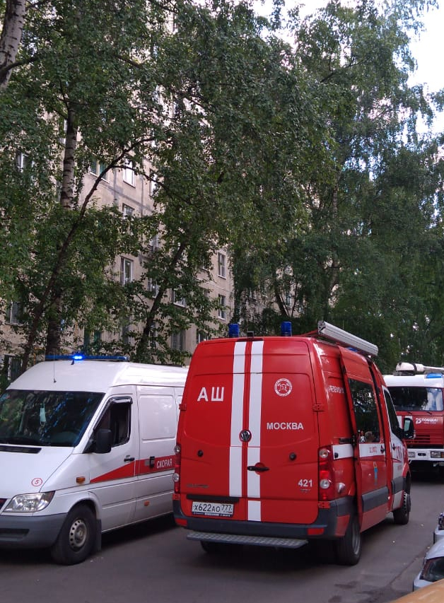В пожаре на Холмогорской погиб человек