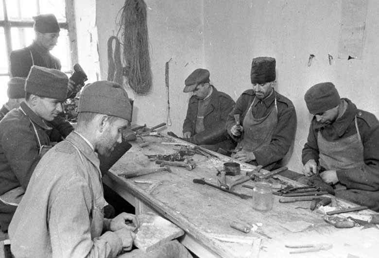 БЛАГОДАРЯ И ЭТОМУ, ОНИ БЫЛИ НЕПОБЕДИМЫ