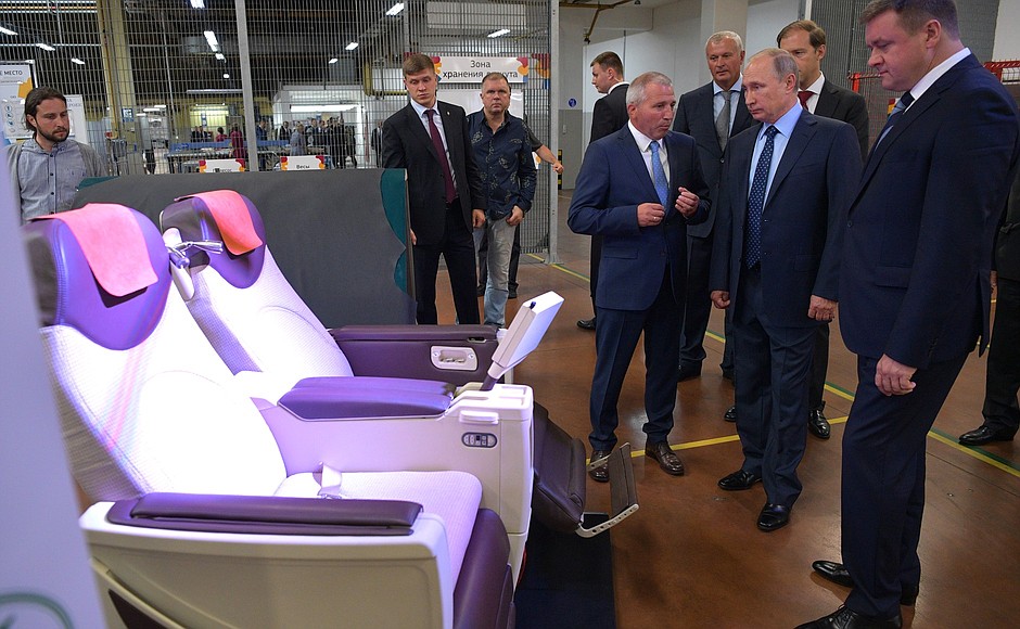 На Рязанском кожевенном заводе. Президент ознакомился с основными направлениями деятельности предприятия.