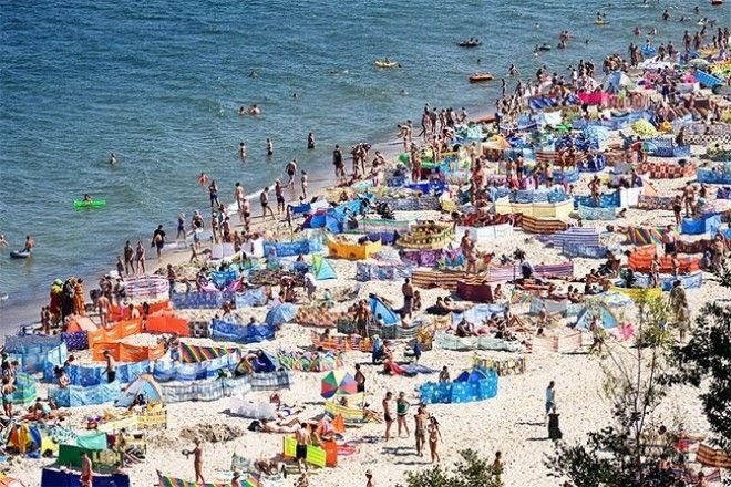 Поляки так сильно любят ограждения во время пляжного отдыха Поляки так сильно любят ограждения во время пляжного отдыха