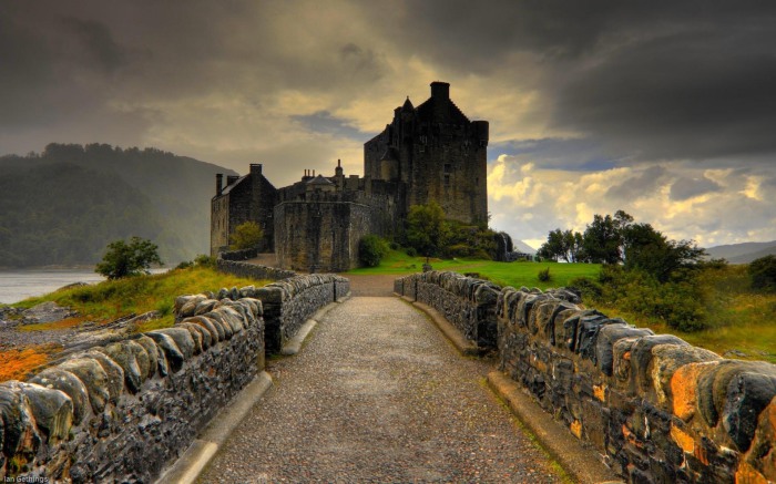 Великолепные замки Шотландии. / Фото: llmckinney.com
