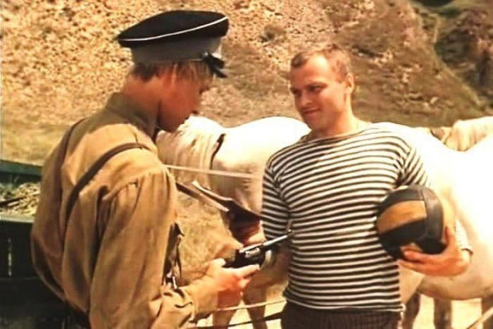 Кадр из фильма *Зеленый фургон*, 1983 | Фото: e-news.su Кадр из фильма *Зеленый фургон*, 1983 | Фото: e-news.su