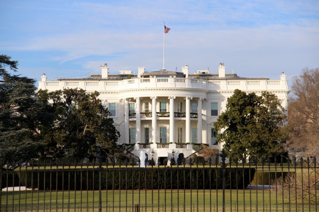 Разведка США заявила об отсутствии доказательств "сговора" Трампа с Россией Разведка США заявила об отсутствии доказательств "сговора" Трампа с Россией