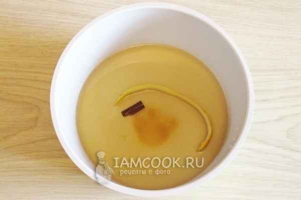 Влить мед и сироп
